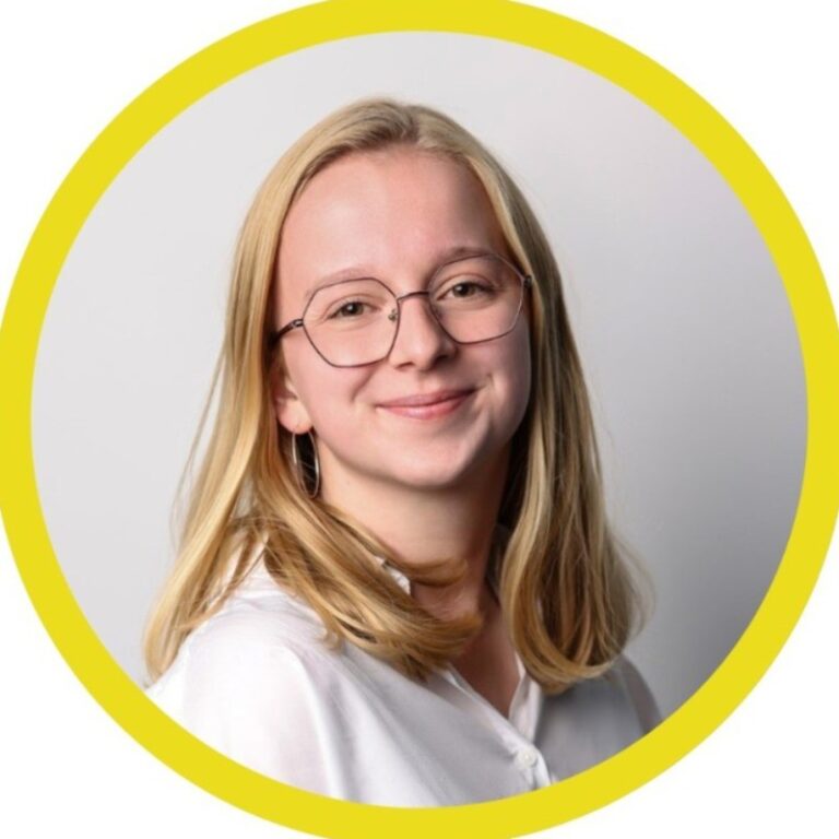 Sarah AmphiBee